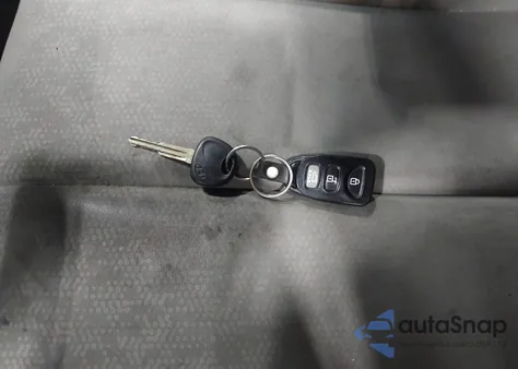 2010 Hyundai Elantra Se z USA, uszkodzony, nr VIN KMHDU4AD9AU872309